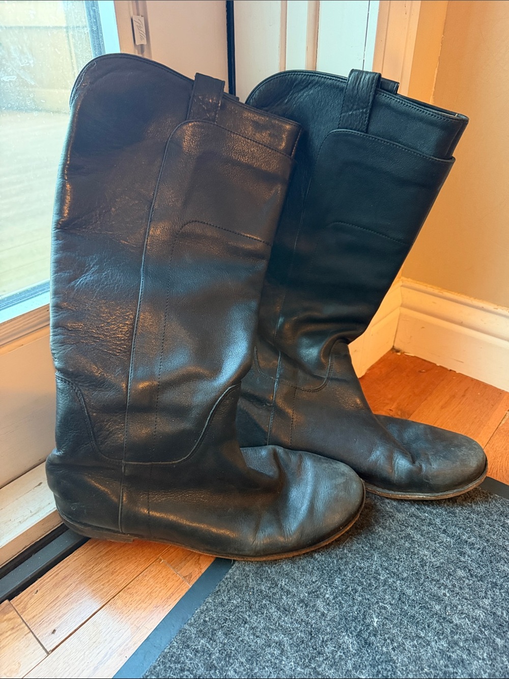 Women’s size 11 Frye  Black Leather Pull-On Riding Boots- worn/used  condition